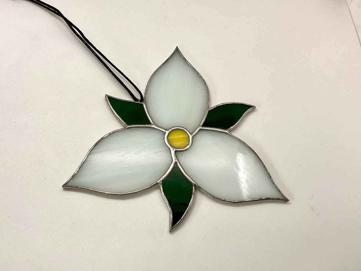 Stained glass trillium