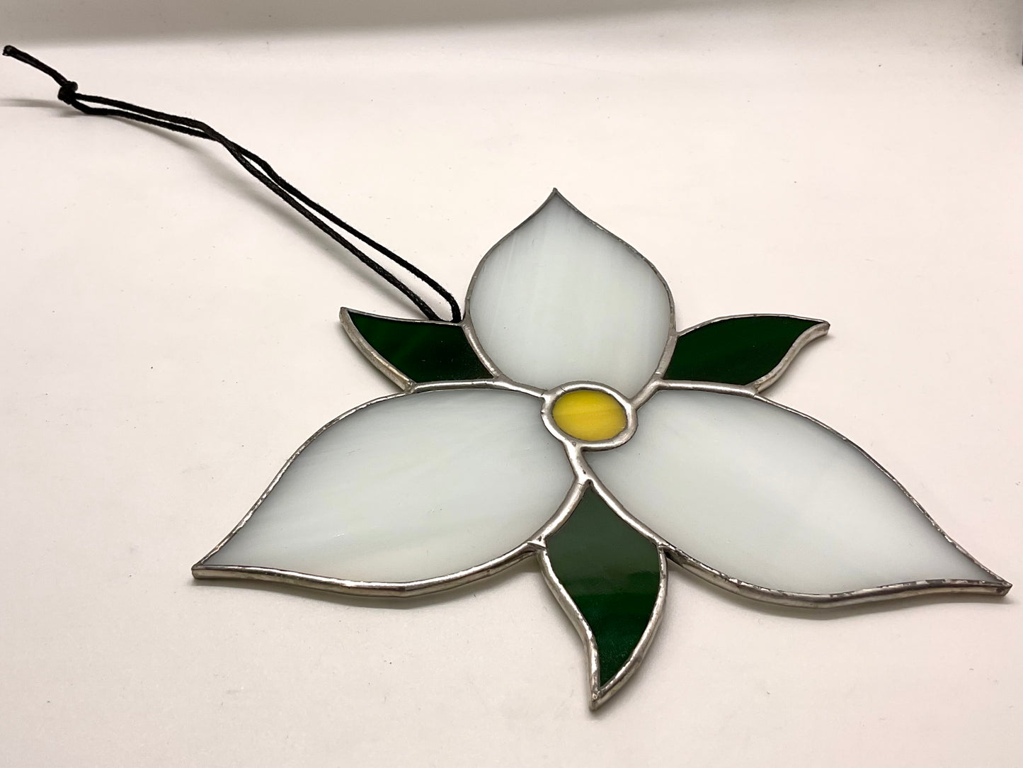 Stained glass trillium