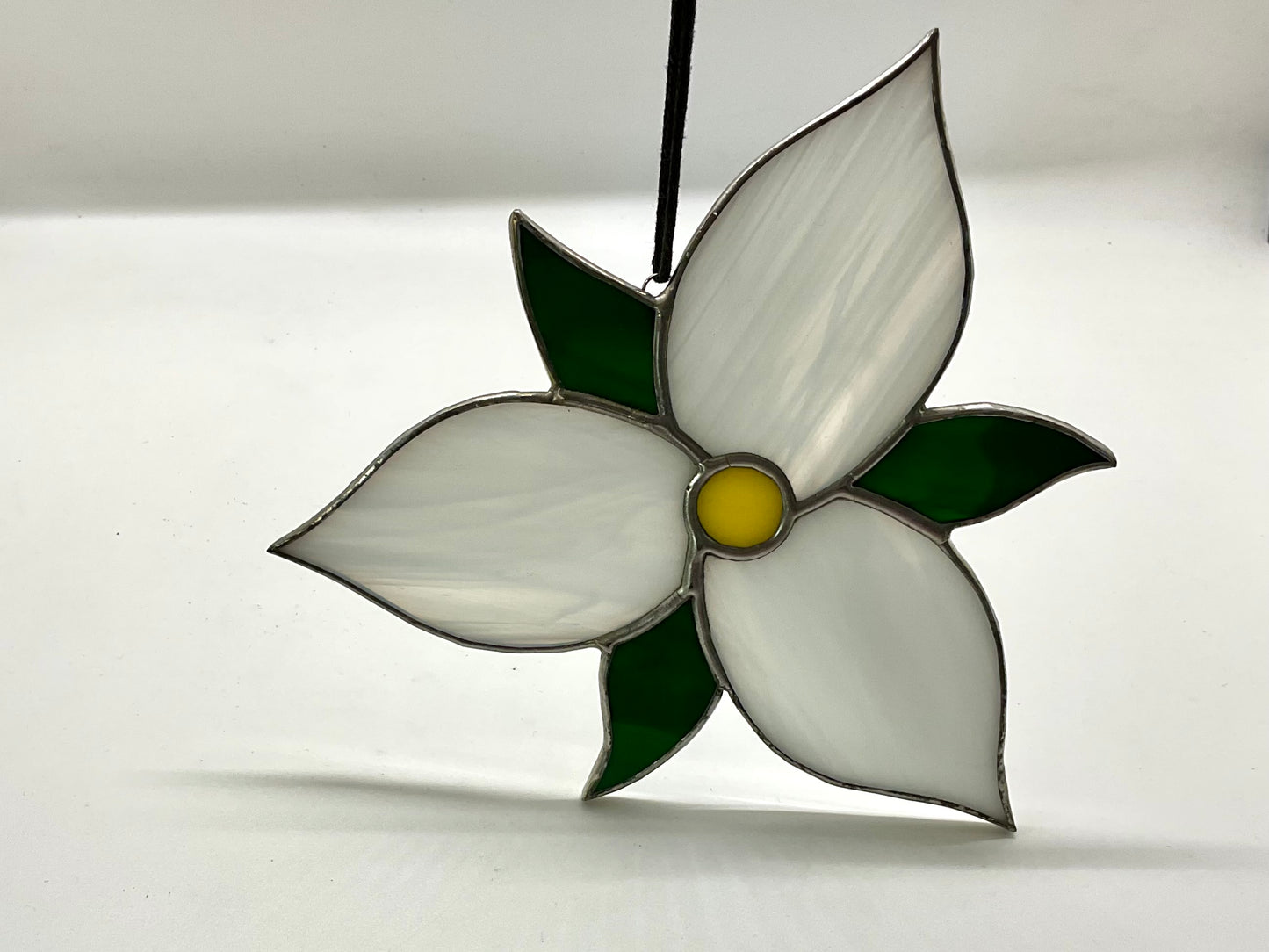 Stained glass trillium
