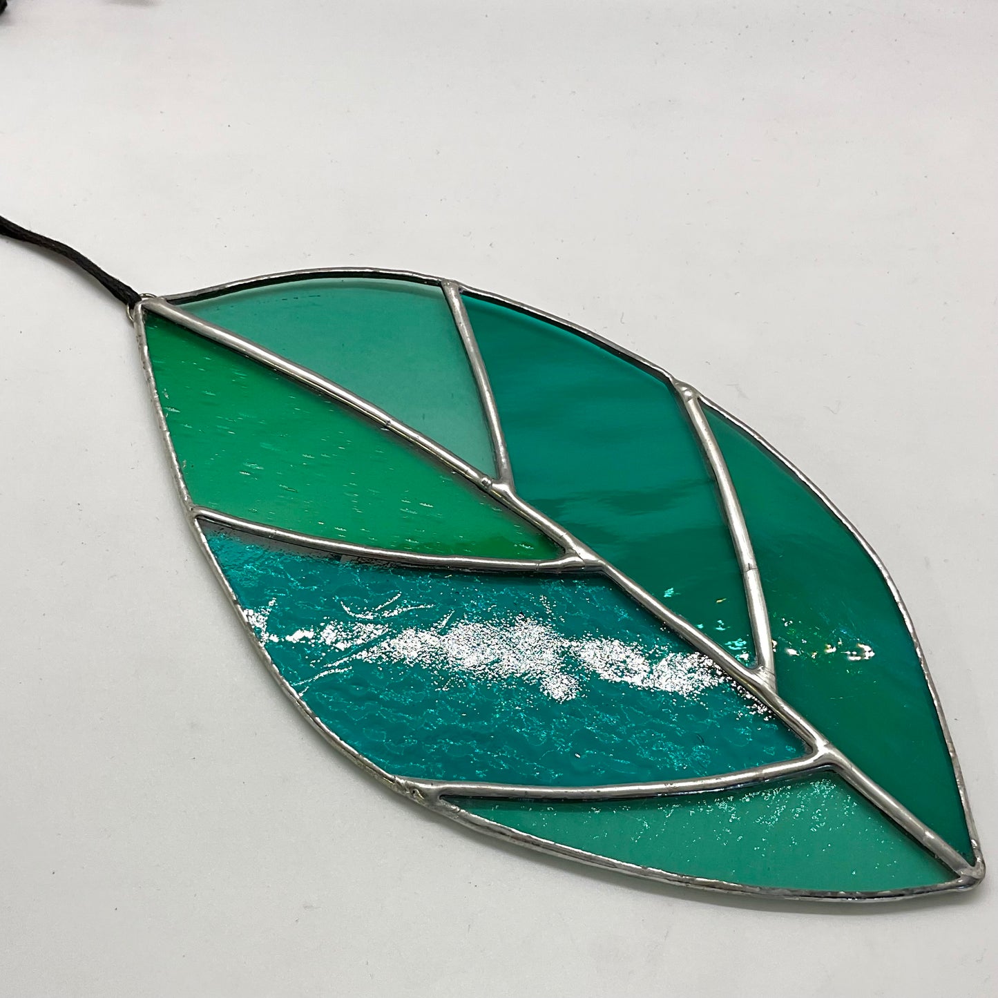 Green leaf suncatcher